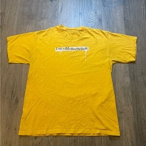 Vintage I Am A Messenger Christian Graphic Tee Yellow Jesus Shirt Size M Y2K